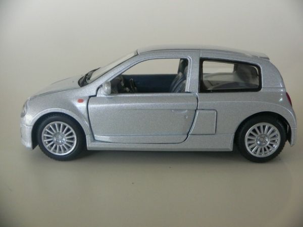 Renault Clio V6 Prata - Kinsmart 1:30