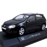 Volkswagen Golf GTI preto