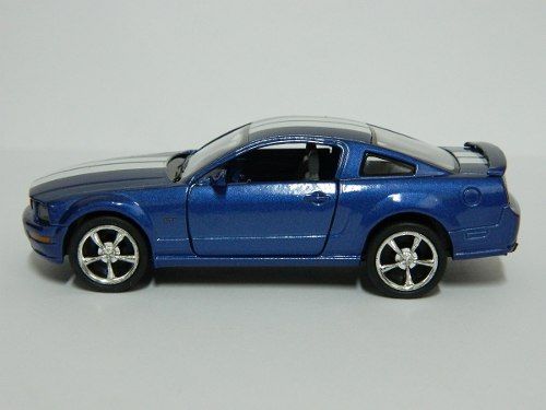 Miniatura 2006 Ford Mustang Gt azul